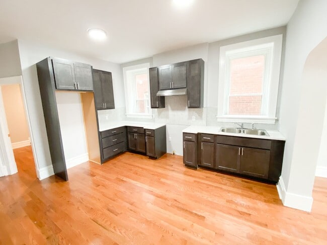 Primary Photo - ALL ELECTRIC 2 Bed/1 Bath Apartment NEWLY ...