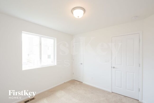 Building Photo - 10537 Luneth Dr