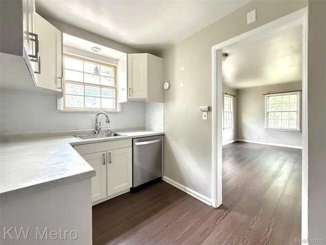 Building Photo - 1305 Collegewood St