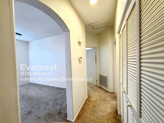 Building Photo - Charming 2-Bedroom Condo in Peaceful Sabre...