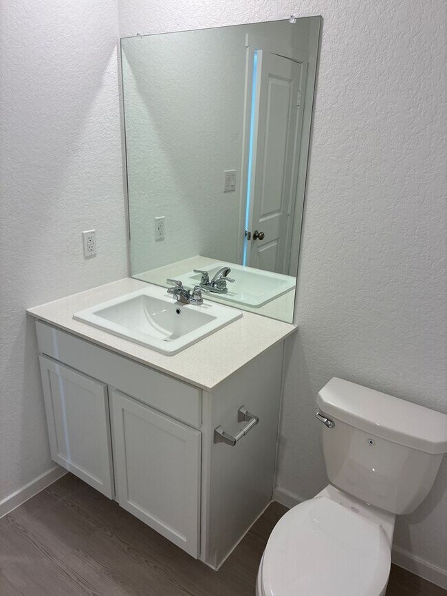 Building Photo - Charming 4 beds 2 baths in San Antonio!