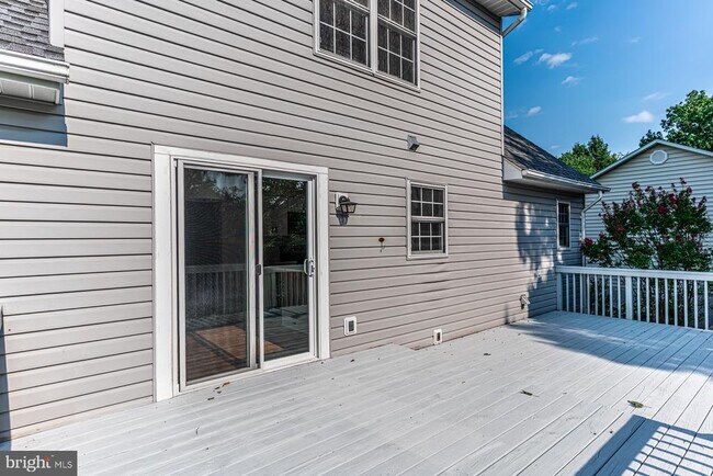 Building Photo - 121 Nottingham Ct
