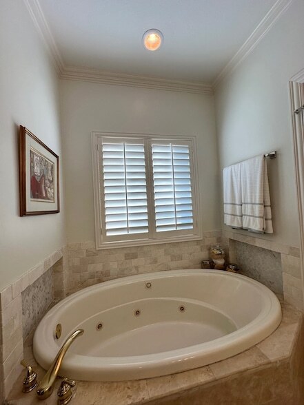 Building Photo - 600 Huntersridge Ct