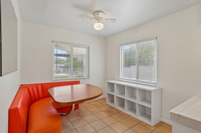 Building Photo - 3Bd/2ba Home w/parking in Santa Monica
