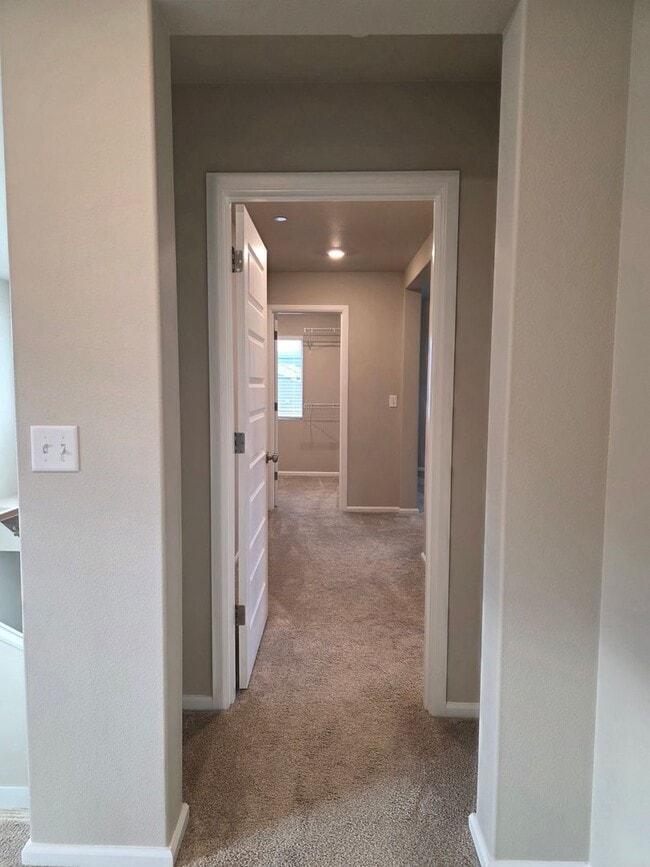 Building Photo - 4 Bedroom Home in Soundview Estates!