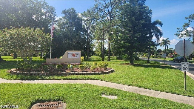 Building Photo - 2074 Pine Isle Ln