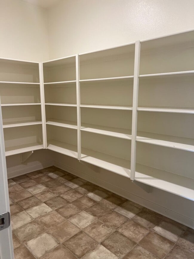 Building Photo - *Move In Special - $200 Off First Months Rent! 3 Bedroom Plus Bonus Room Single Family Home For R...