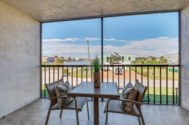 Building Photo - 260 Southbay Dr