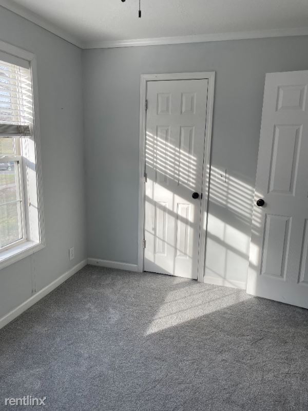 Building Photo - 3 br, 2 bath House - 1123 NE Russell Rd