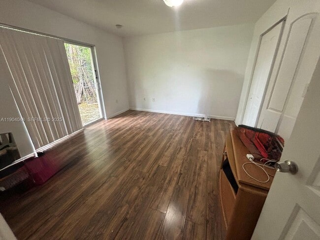 Building Photo - 2577 NE 184th Terrace