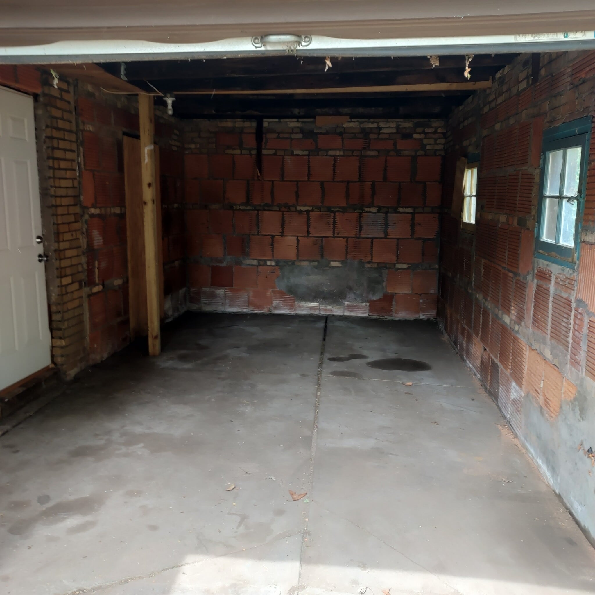 Building Photo - 1812 Kilburn Ave
