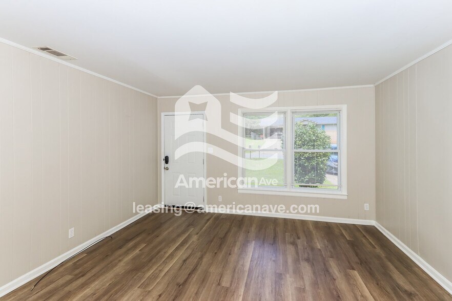 Building Photo - 4582 Shadow Lawn Dr