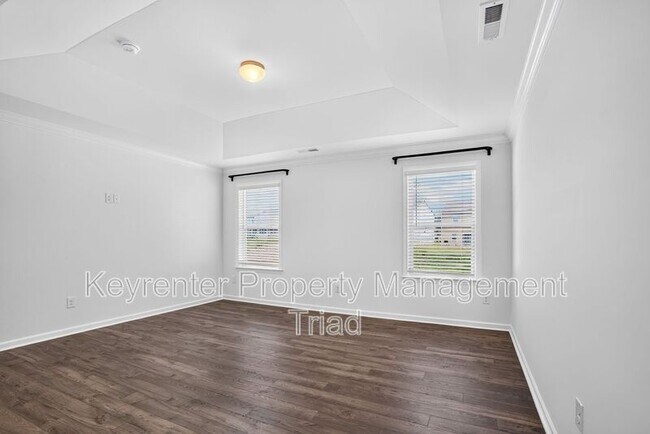 Building Photo - 3012 Highlander Pt