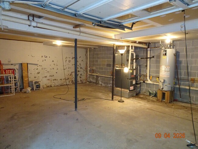 Building Photo - 1350 Jamestown Rd