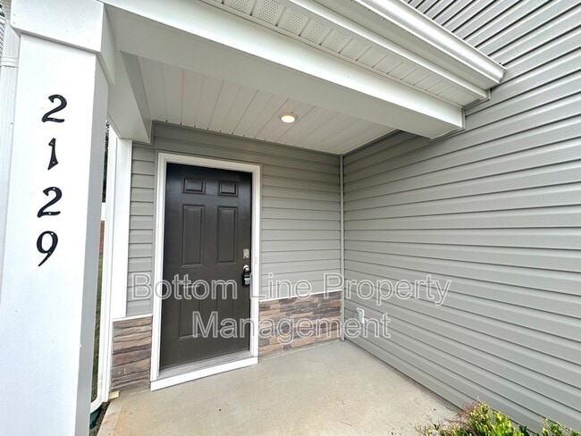 Building Photo - 2129 Allium Dr