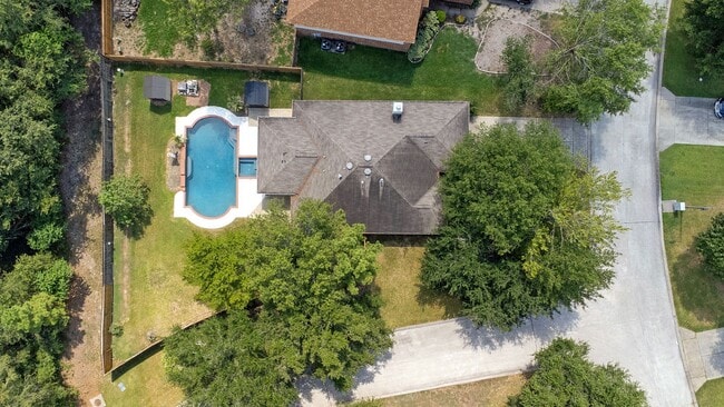 Building Photo - 135 Fairwind Trail Dr