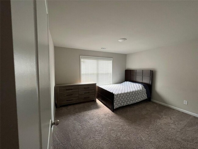 Building Photo - 2336 Bear Paw Dr