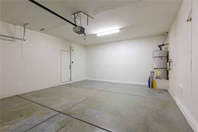 Building Photo - 11631 Giles St