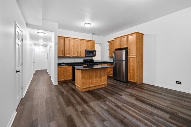 Building Photo - 4254 S Cottage Grove Ave