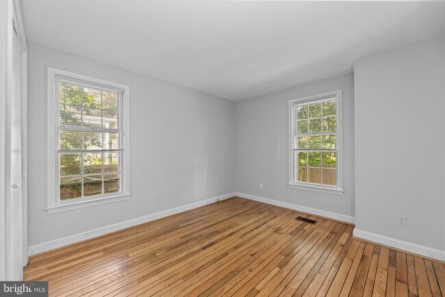 Building Photo - 2810 N Glade St NW