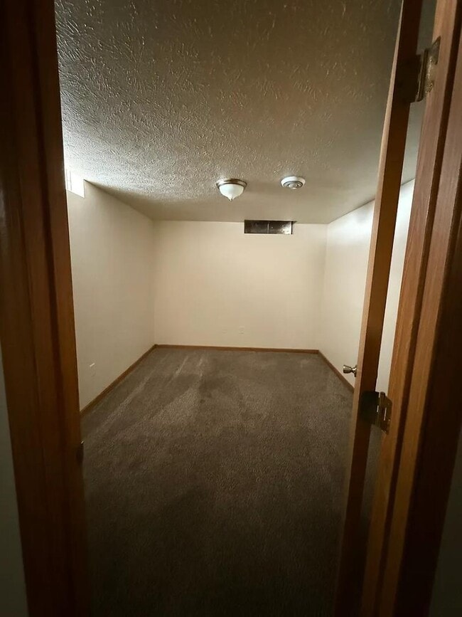 Building Photo - 3731 Kalamazoo Ave SE