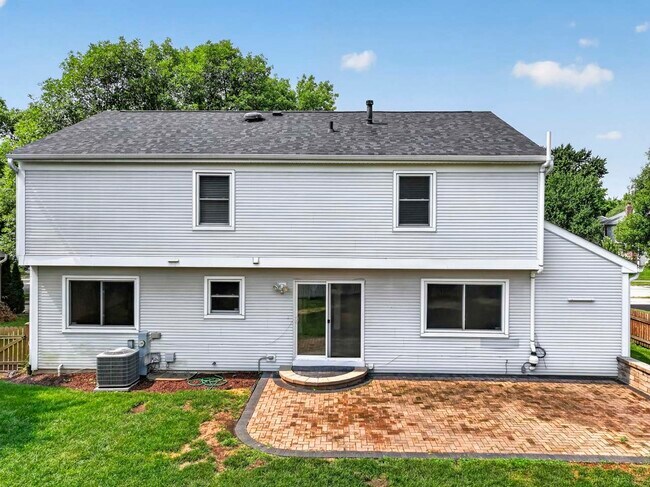 Building Photo - 2158 Countryside Cir