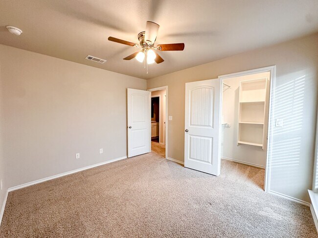 Building Photo - 3/2/2 Home in Windstone!