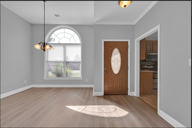 Building Photo - 472 Prairie Field Dr