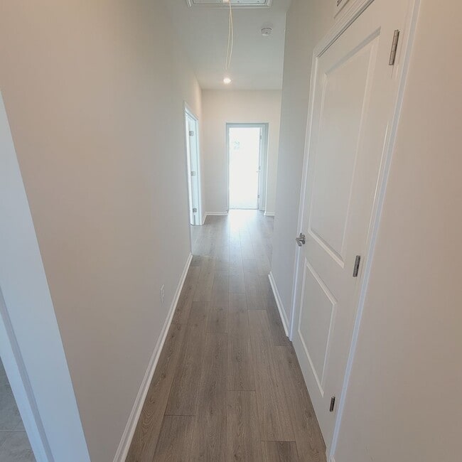 Building Photo - 3BR/2.5BA Townhome in Terraces at Farmington; Great Schools!