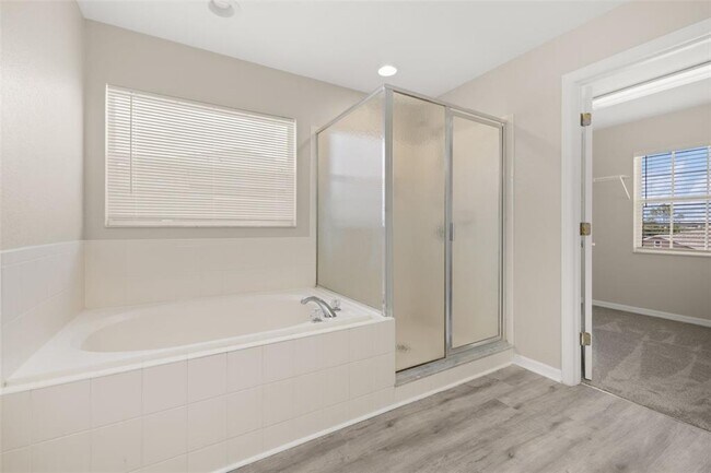 Building Photo - 1037 Brenton Manor Dr