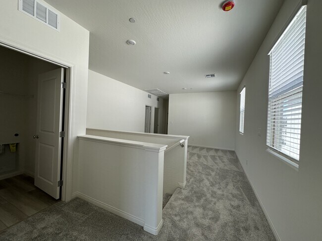 Building Photo - 11836 Black Canary Ave