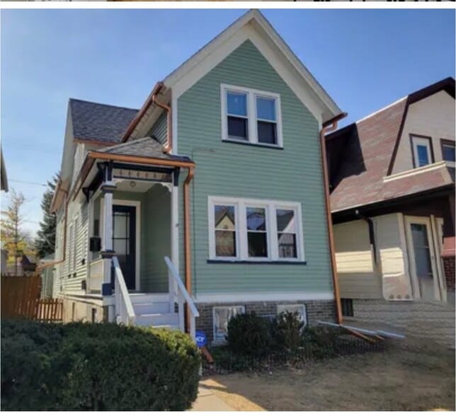 Primary Photo - 2973 S Kinnickinnic Ave