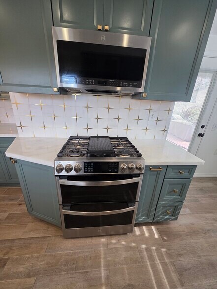 Building Photo - 18822 Hart St