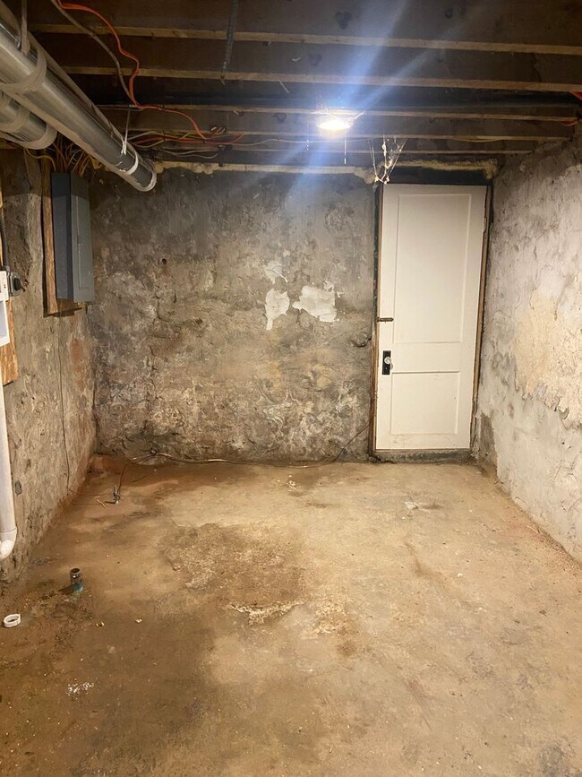 Building Photo - Remodeled  Home - Ogontz