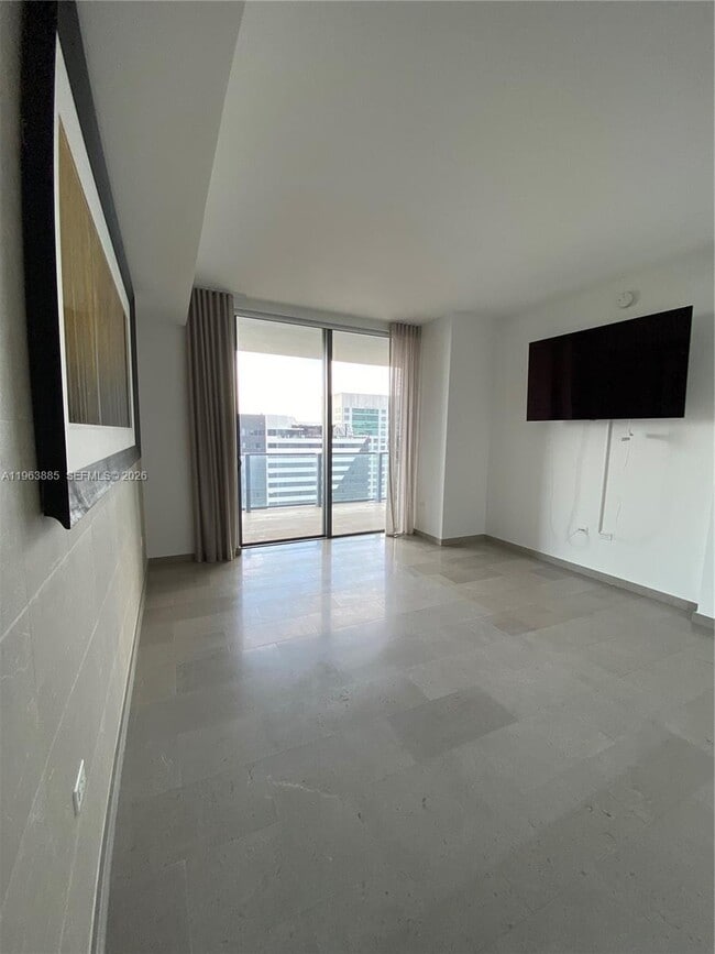 Building Photo - 88 SW 7th St