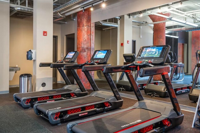 Building Photo - 301 N 7th Ave