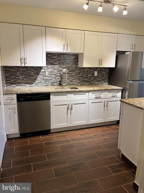 Building Photo - 306 Kelly Cove