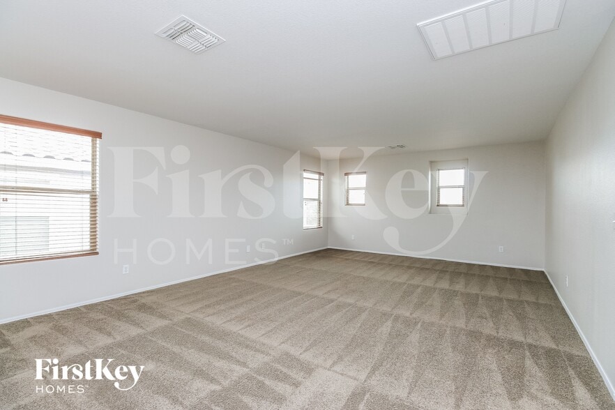 Building Photo - 888 E Desert Rose Trail