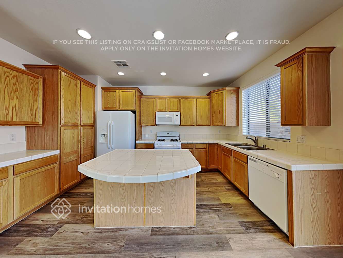 Building Photo - 10803 Vemoa Dr