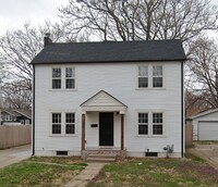 Building Photo - 3 Bedroom Home Close to Wesley