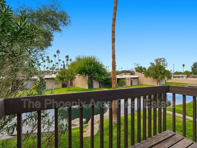 Building Photo - 2232 W Lindner Ave