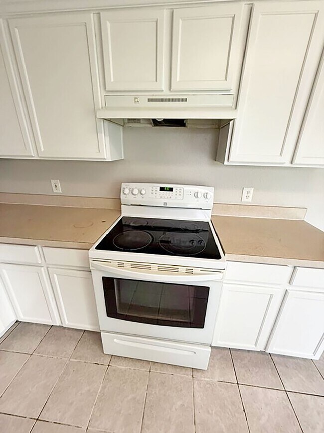 Building Photo - Great 4 Bdrm 2.5 Bath Home in Denton Tx
