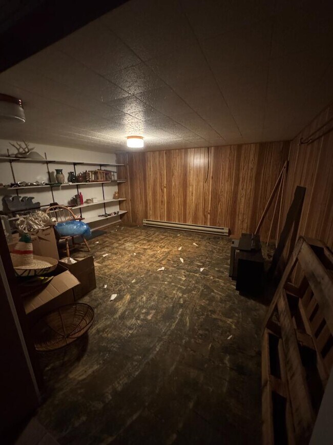 Building Photo - 822 Moose St