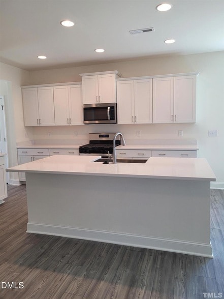 Building Photo - 100 Silent Brk Trl