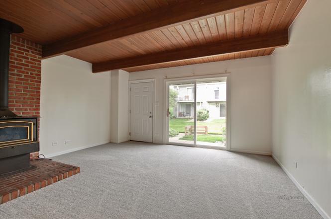 Building Photo - 520 Meadow Green Ln