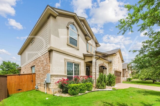 Building Photo - 240 Cross Timbers Dr