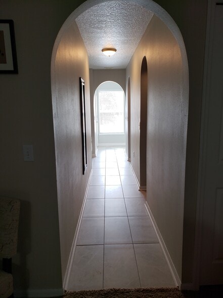 Master room hallway - 76550 Longleaf Loop