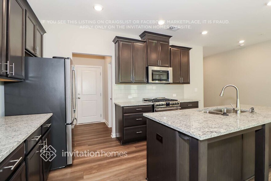 Building Photo - 1350 Elderwood Way