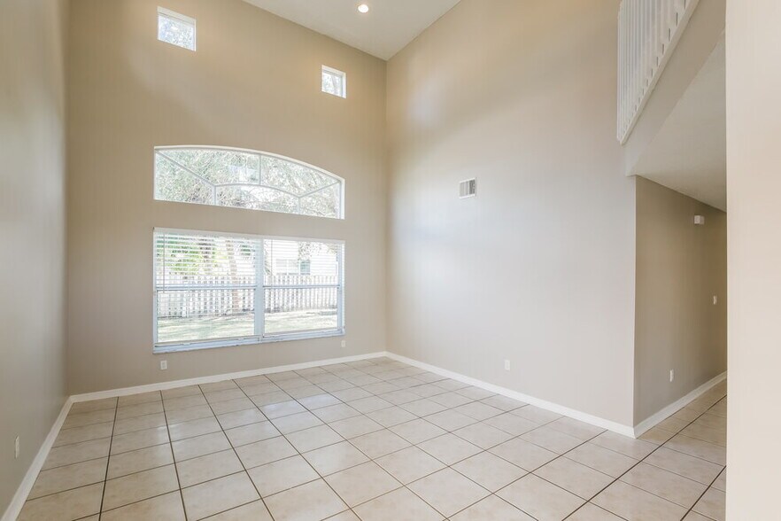 Building Photo - 333 SW 195th Ave