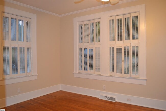 Building Photo - 40 Lanneau Dr